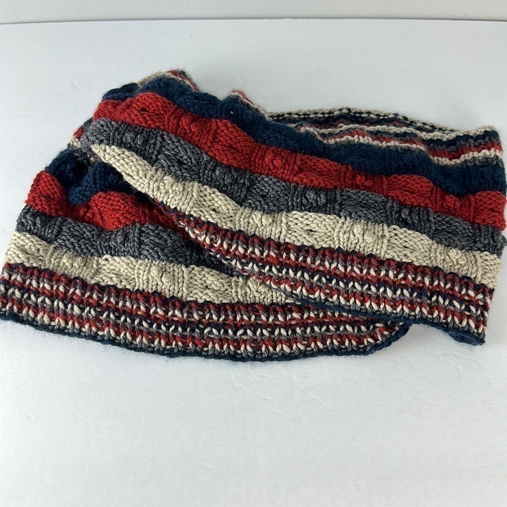 Chunky Knit Infinity Scarf - Picture 4 of 7
